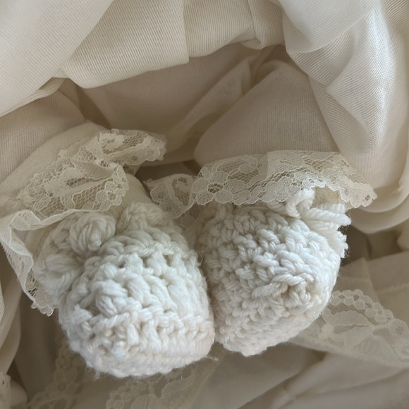 Vintage Porcelain Baby Doll in Christening Gown - Picture 6 of 9